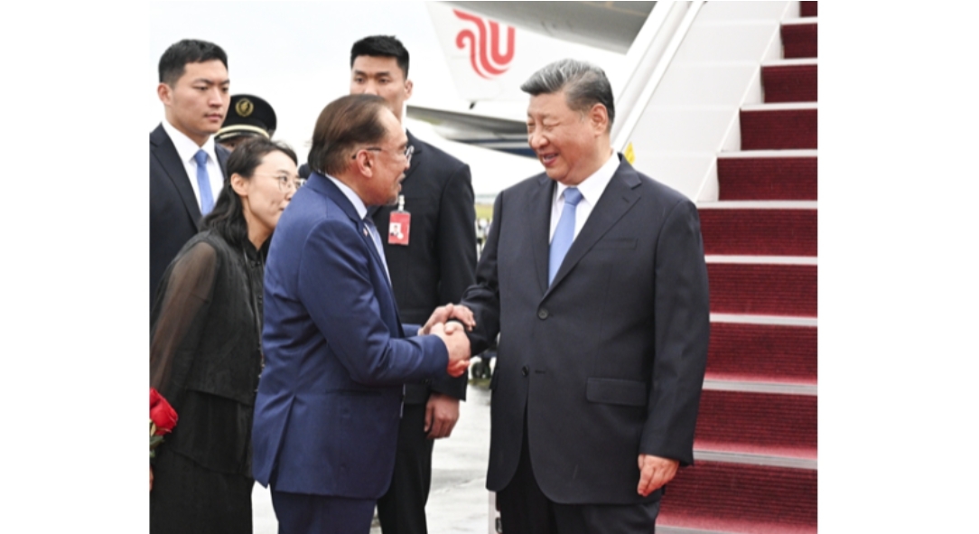习近平抵达吉隆坡对马来西亚进行国事访问